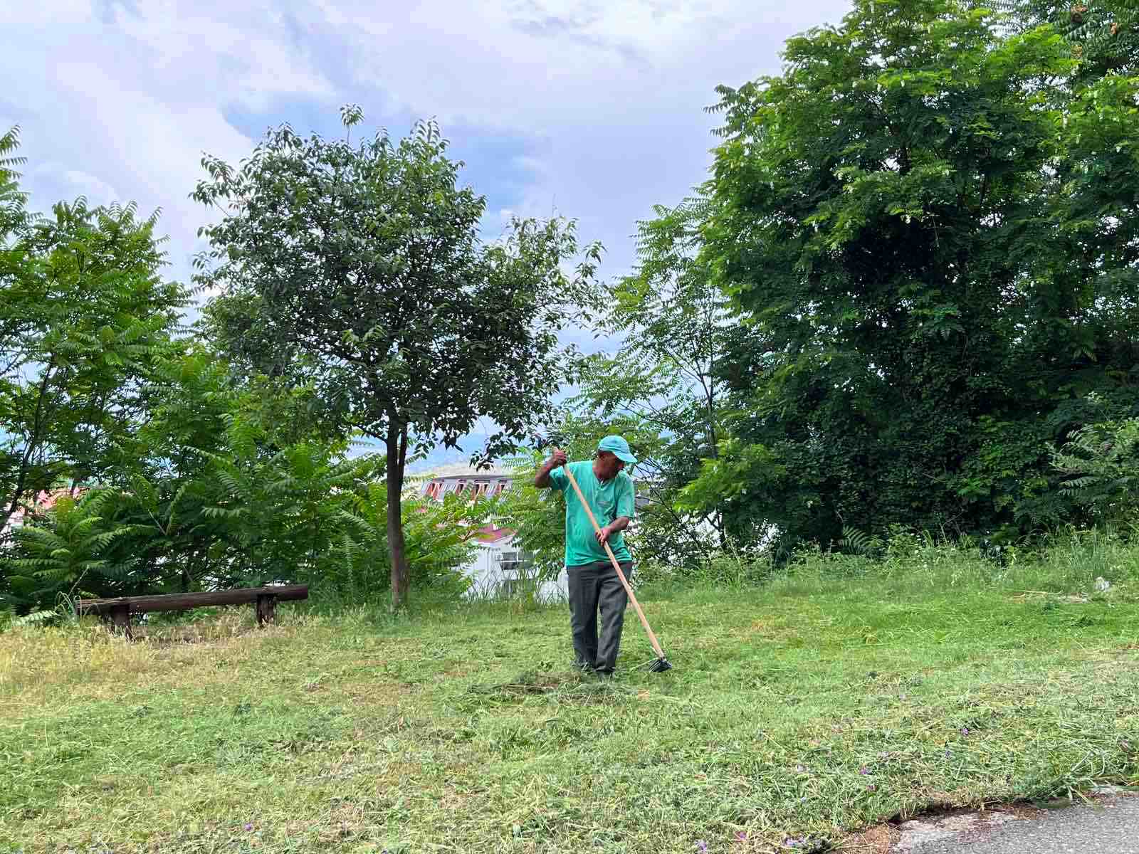 Ekipe Zelenila na više lokacija; Košenje prioritet tokom narednih dana