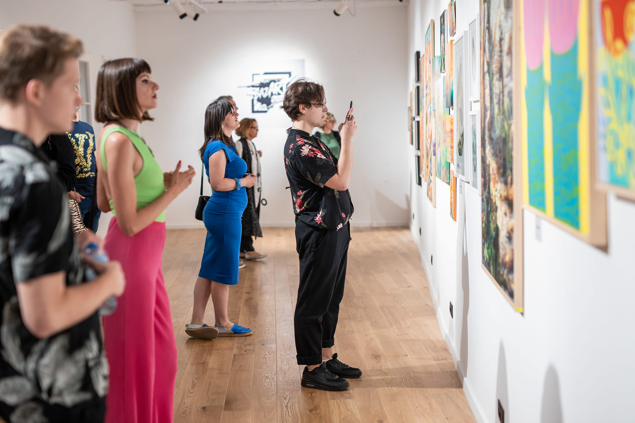 U Kuslevovoj kući sinoć je otvoren BazarArt 2023; Dvadeset istaknutih crnogorskih umjetnika - slikara, vajara i grafičara na jednom mjestu