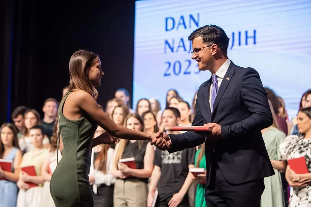 "Dan najboljih": Glavni grad ponosan na najbolje osnovce i srednjoškolce