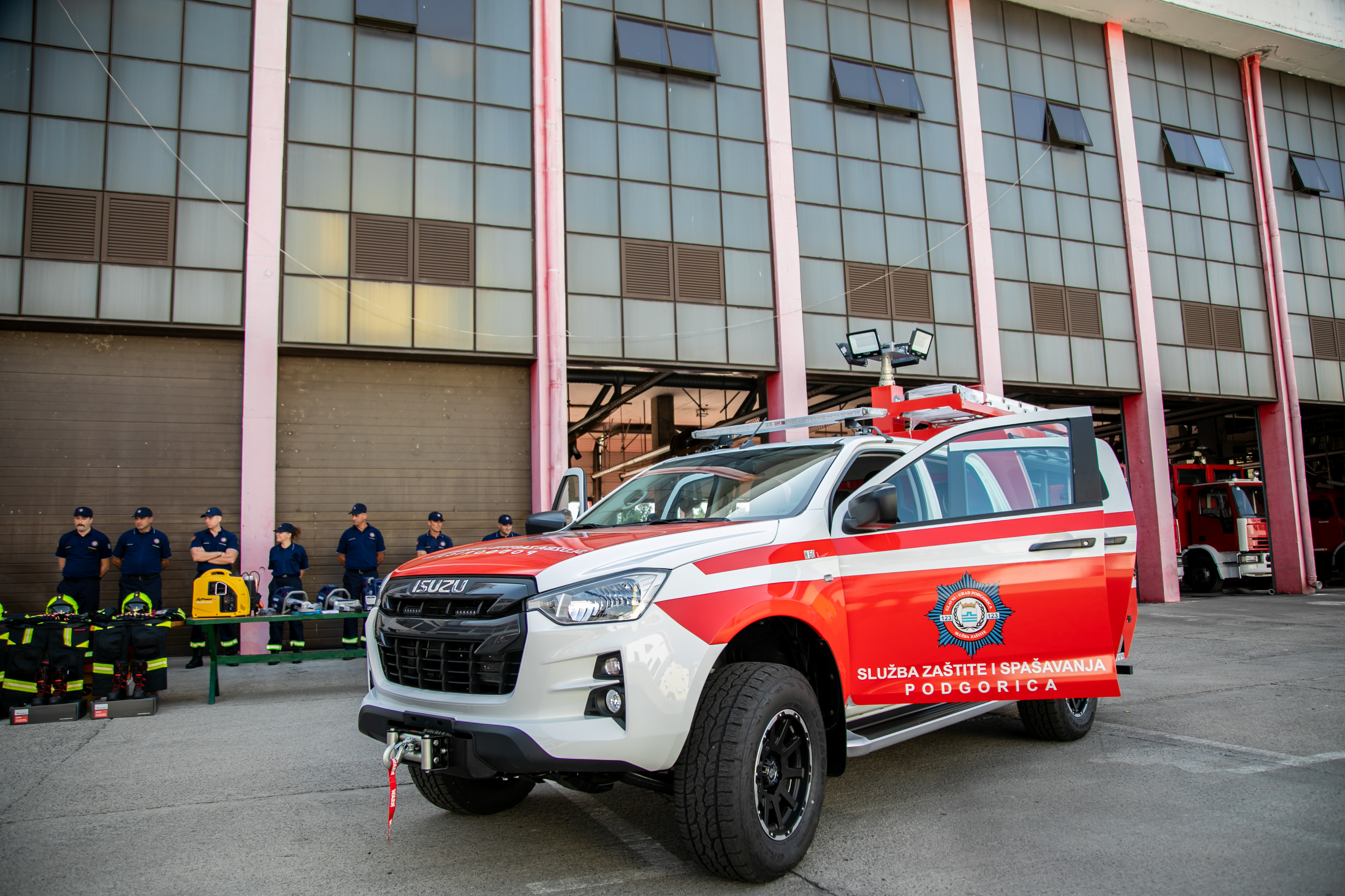 Raspisan javni oglas za zapošljavanje vatrogasaca/kinja-spasilaca/teljki