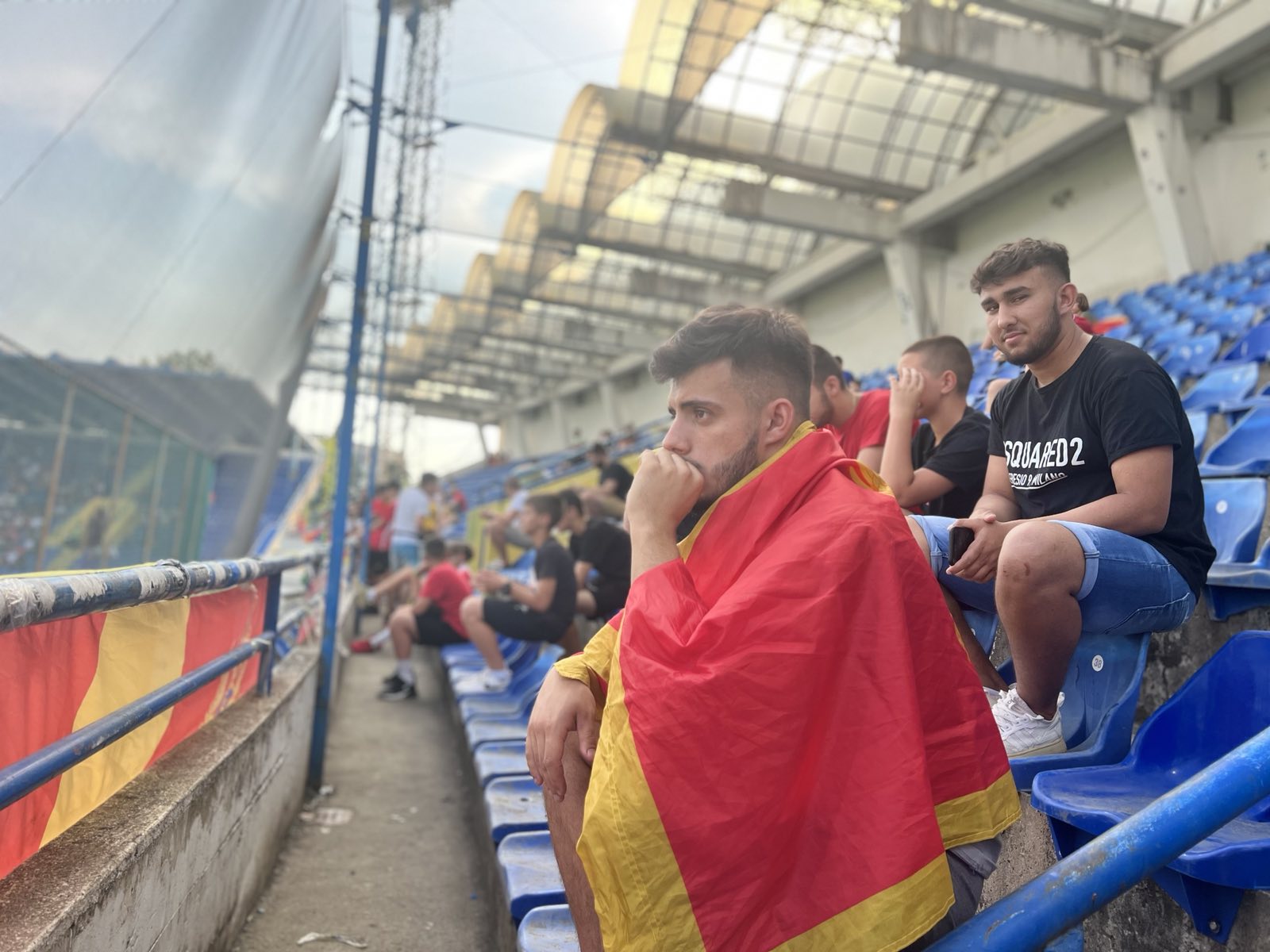 Kancelarija za RE kontinuirano radi na socijalnoj inkluziji;  U saradnji sa Fudbalskim savezom Crne Gore obezbijeđene besplatne karte za pripadnike RE zajednice za meč Crna Gora – Češka