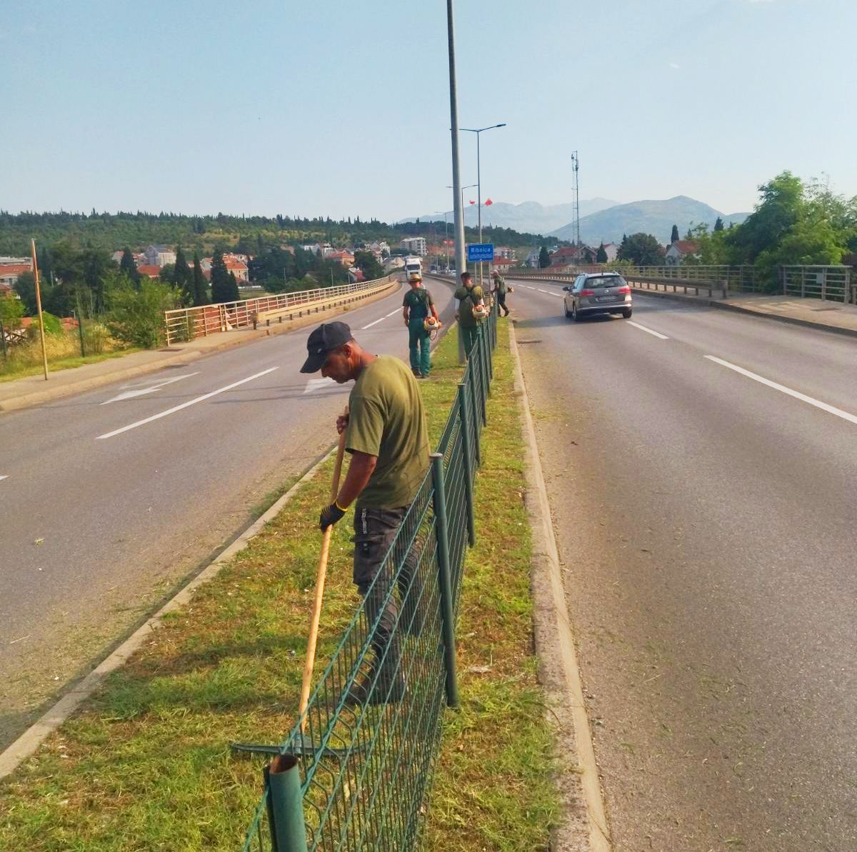 Nastavak košenja na više lokacija širom Podgorice