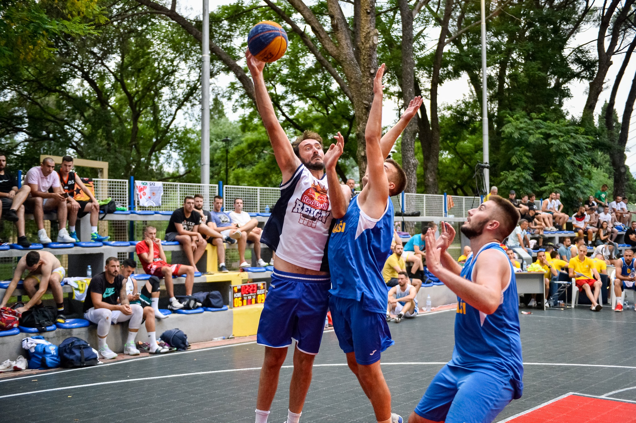 ZAVRŠEN DRUGI ''BASKET U MOM KVARTU'': CETINJE POBJEDNIK SPEKTAKLA U NJEGOŠEVOM PARKU
