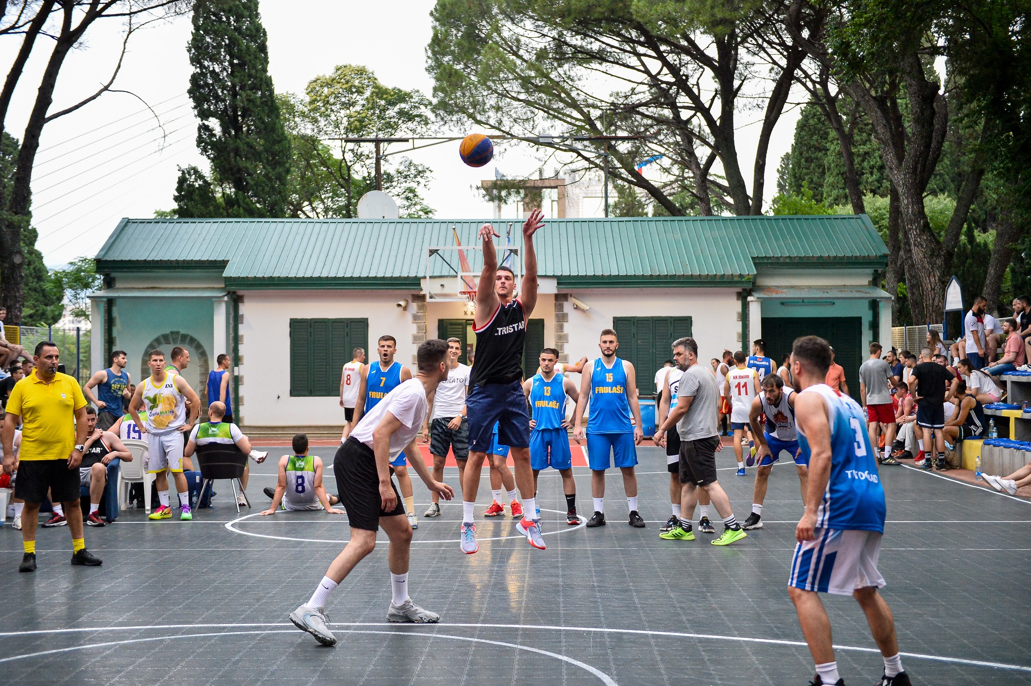 ZAVRŠEN DRUGI ''BASKET U MOM KVARTU'': CETINJE POBJEDNIK SPEKTAKLA U NJEGOŠEVOM PARKU