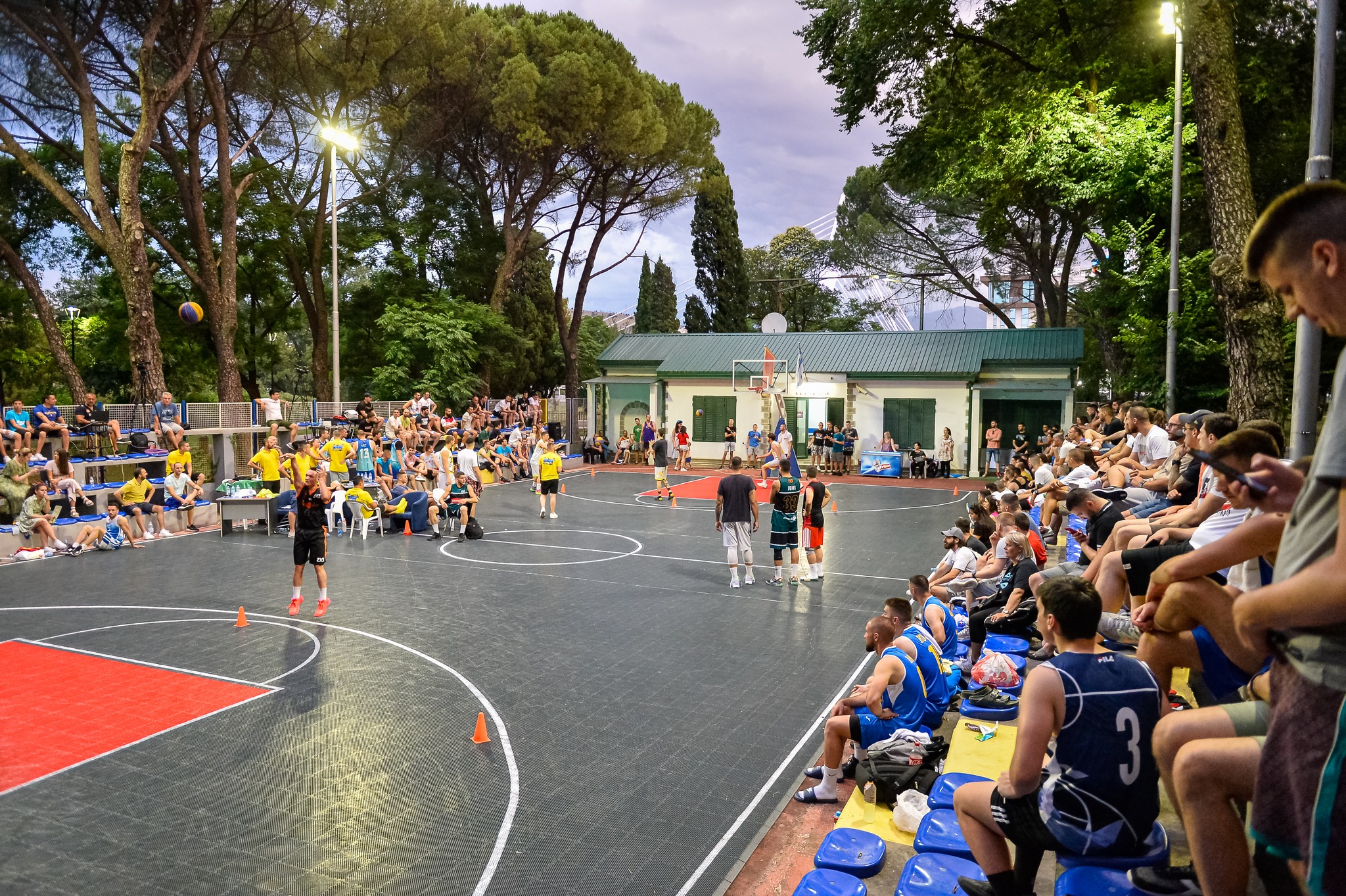 ZAVRŠEN DRUGI ''BASKET U MOM KVARTU'': CETINJE POBJEDNIK SPEKTAKLA U NJEGOŠEVOM PARKU