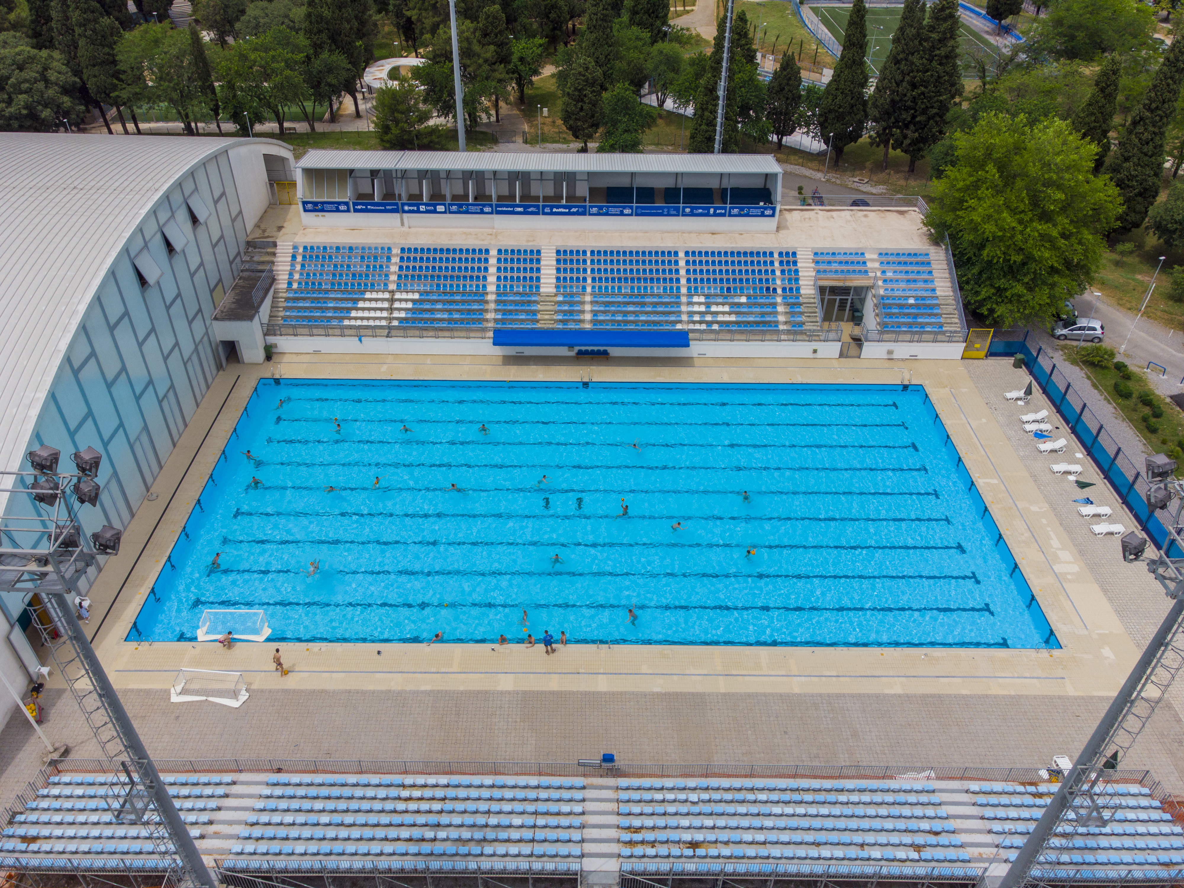 Otvoreni olimpijski bazen u okviru SC "Morača" bilježi veliku posjećenost