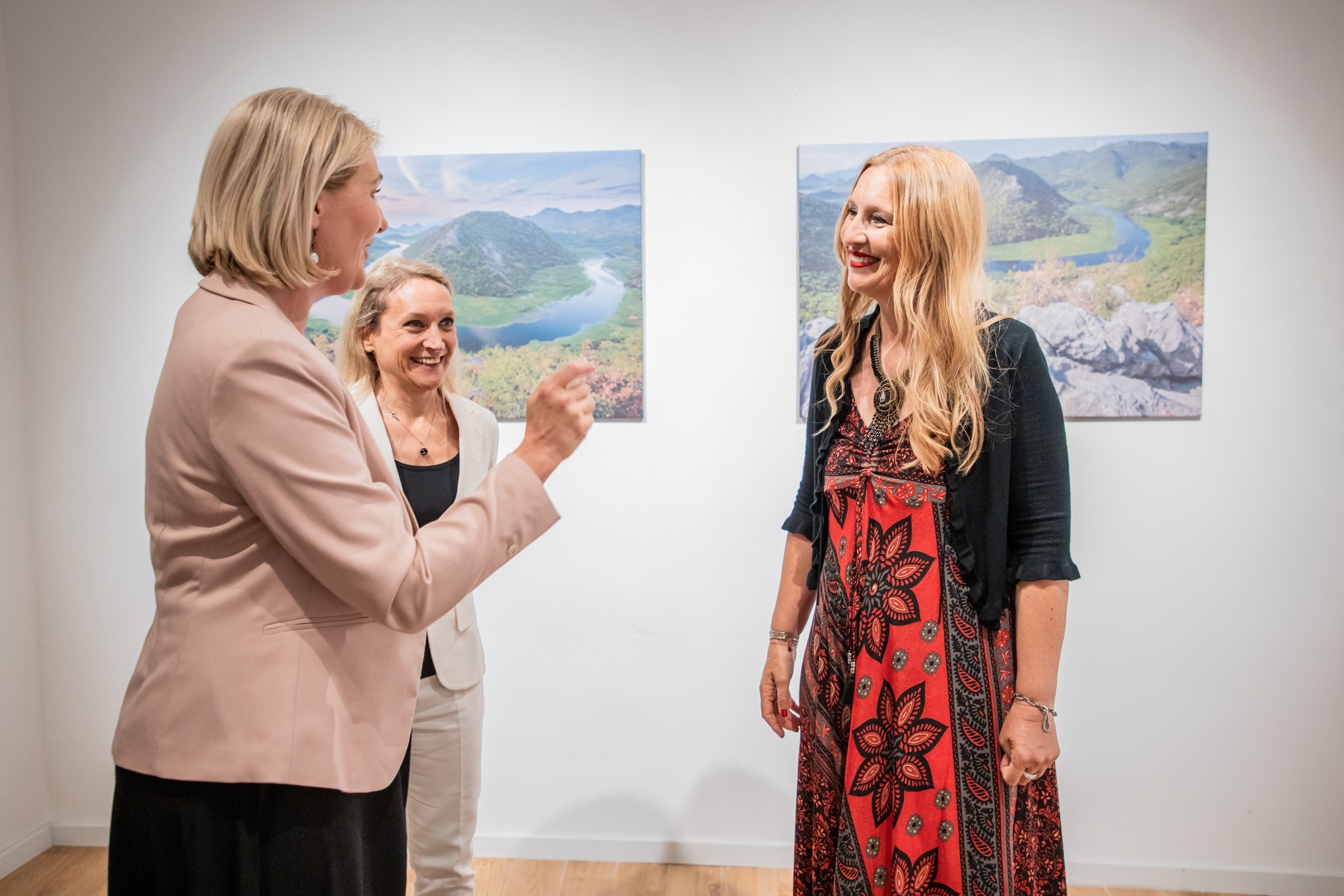 U Kuslevovoj kući otvorena izložba „Razglednice iz Crne Gore“