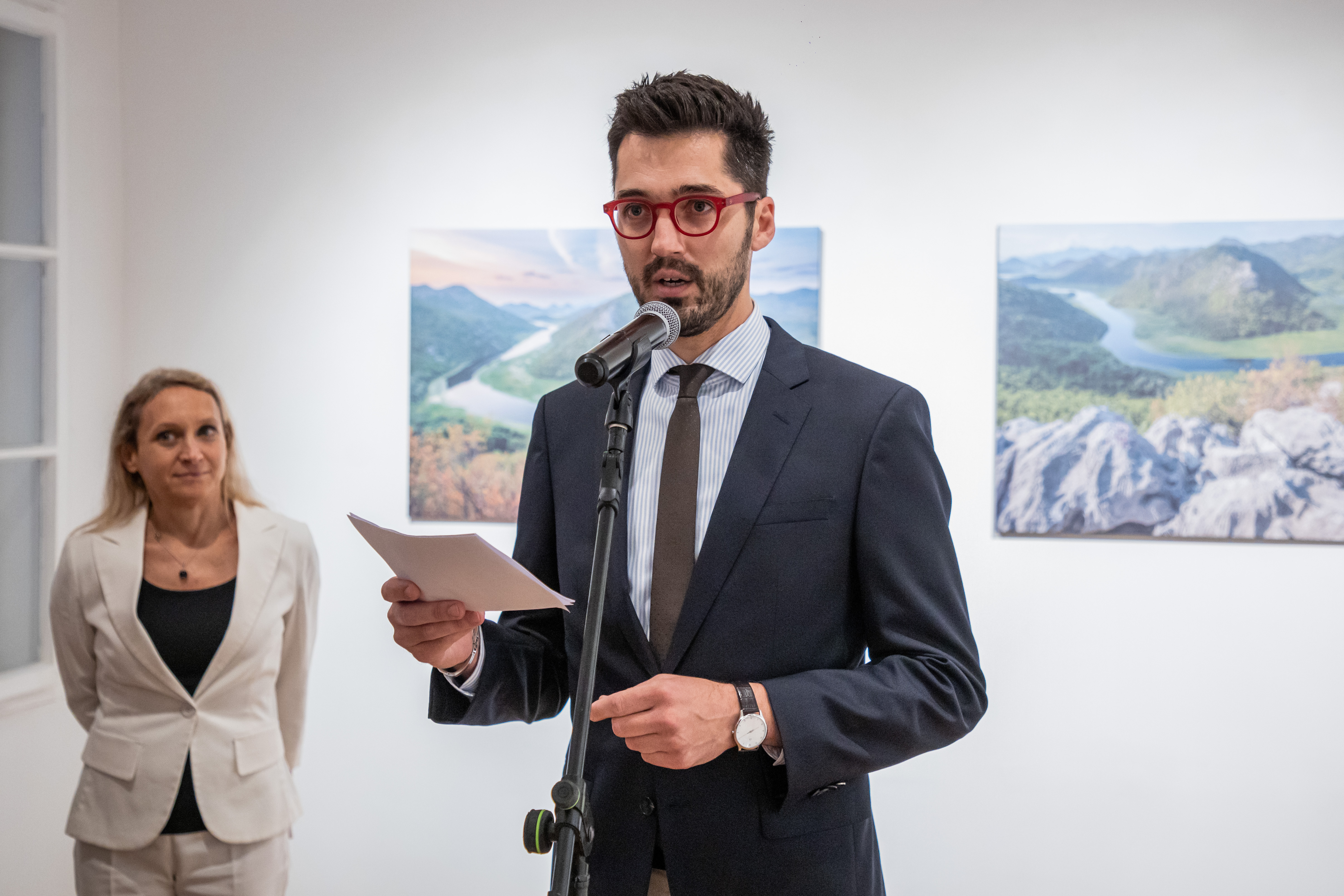 U Kuslevovoj kući otvorena izložba „Razglednice iz Crne Gore“