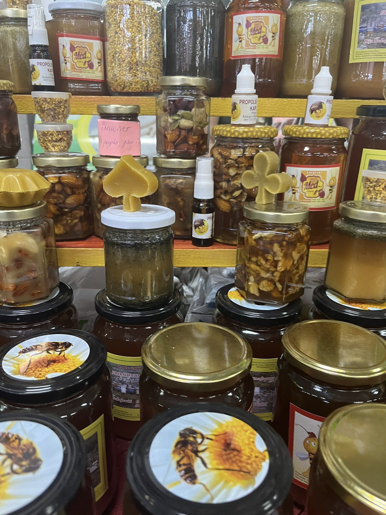 Na zelenoj pijaci počeo  prodajni ljetnji sajam “Tropski jul”