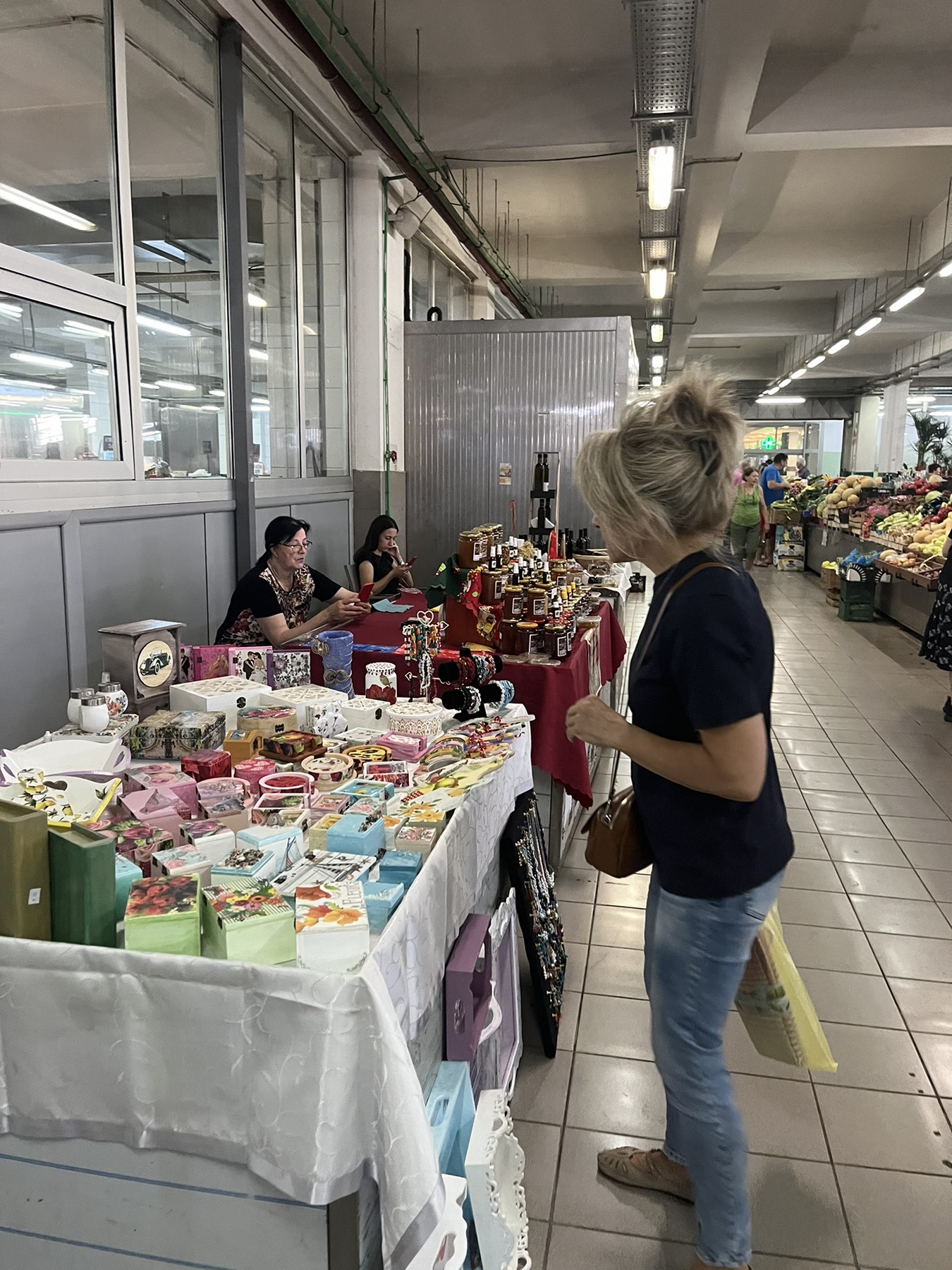 Na zelenoj pijaci počeo  prodajni ljetnji sajam “Tropski jul”