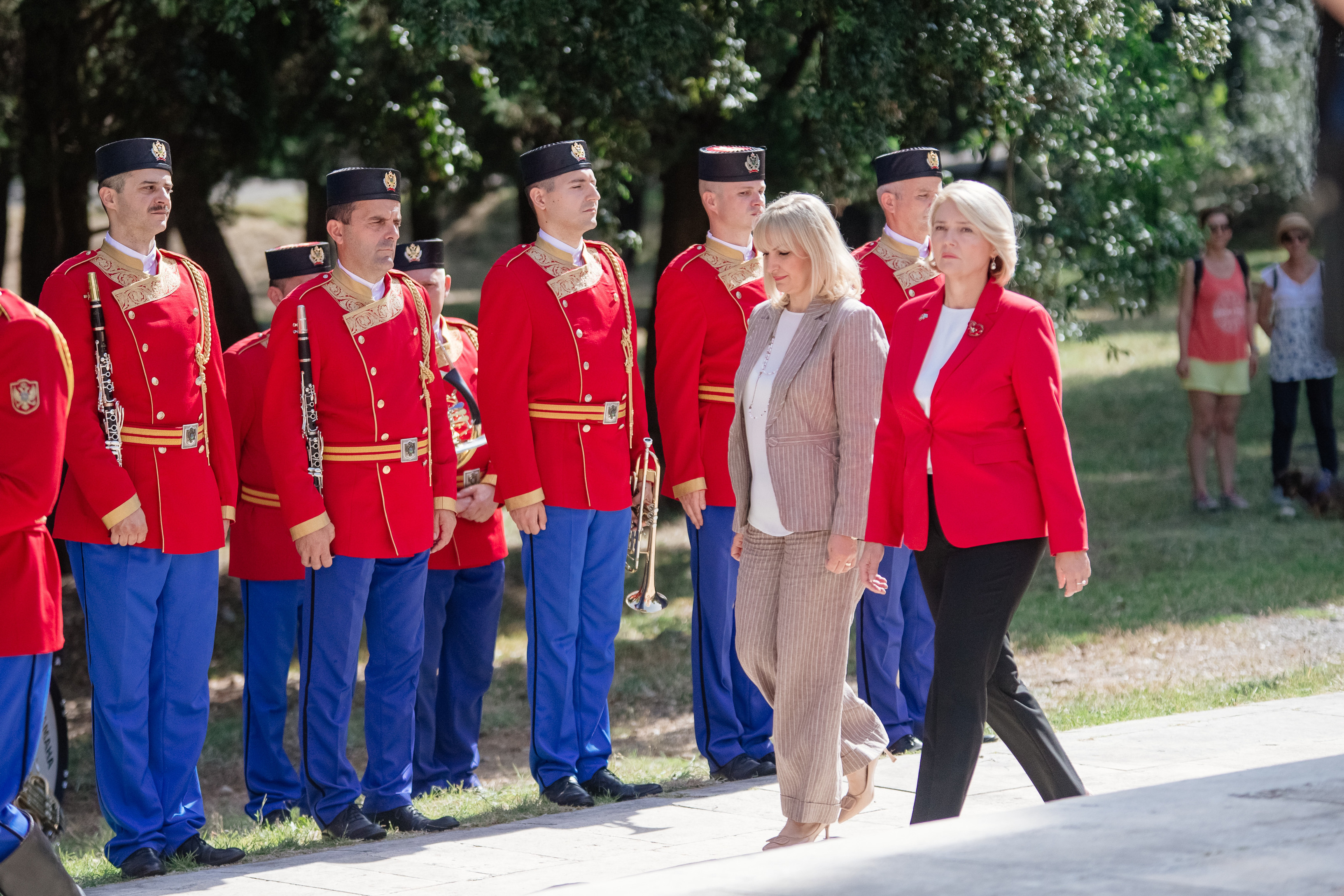 Injac i Borovinić Bojović položile vijenac na spomenik Partizanu borcu na Gorici   
