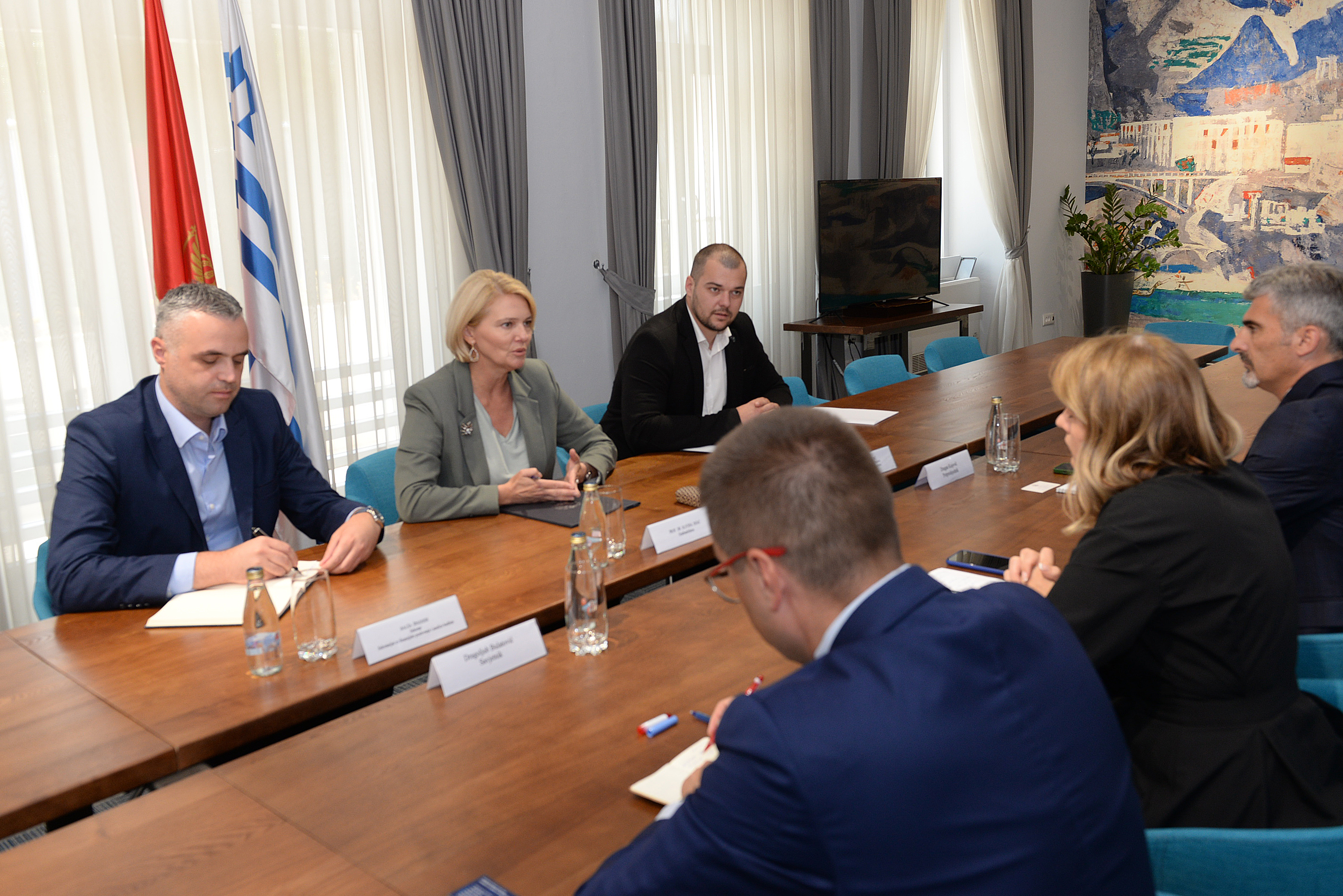 Injac – Drakić: Posvećeno raditi na unapređenju poslovnog ambijenta