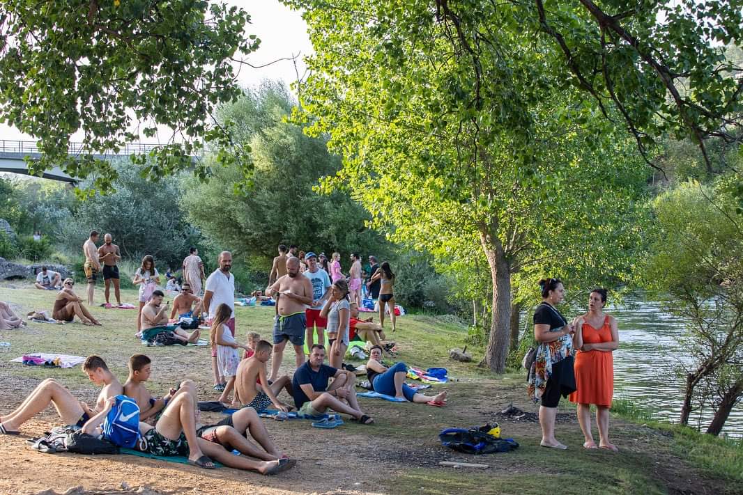 ,,Tradicija ukusa" privukla sugrađane i turiste na plažu u Rogamima