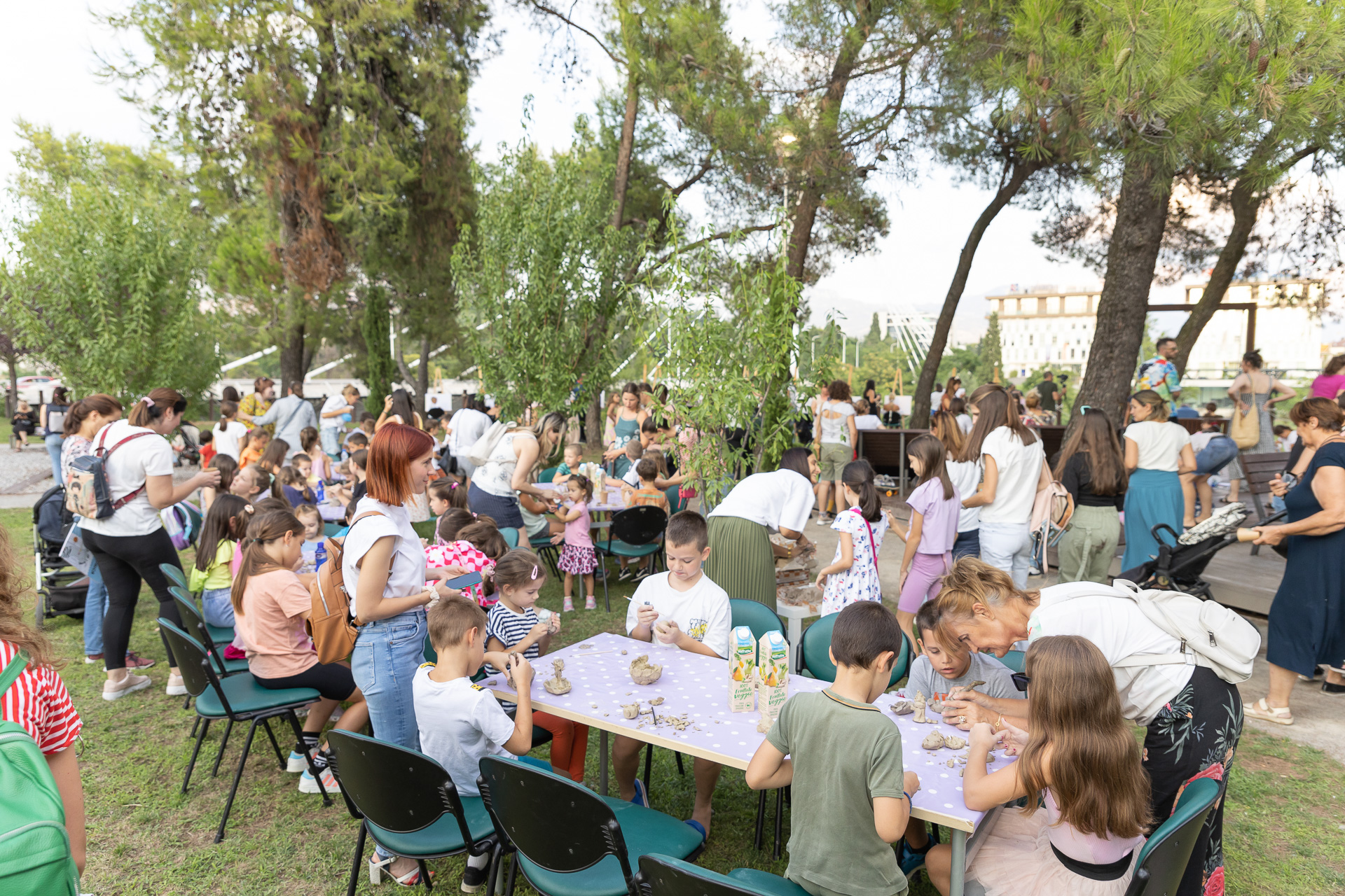 Manifestacija "Slikamo Podgoricu" okupila veliki broj sugrađana i turista