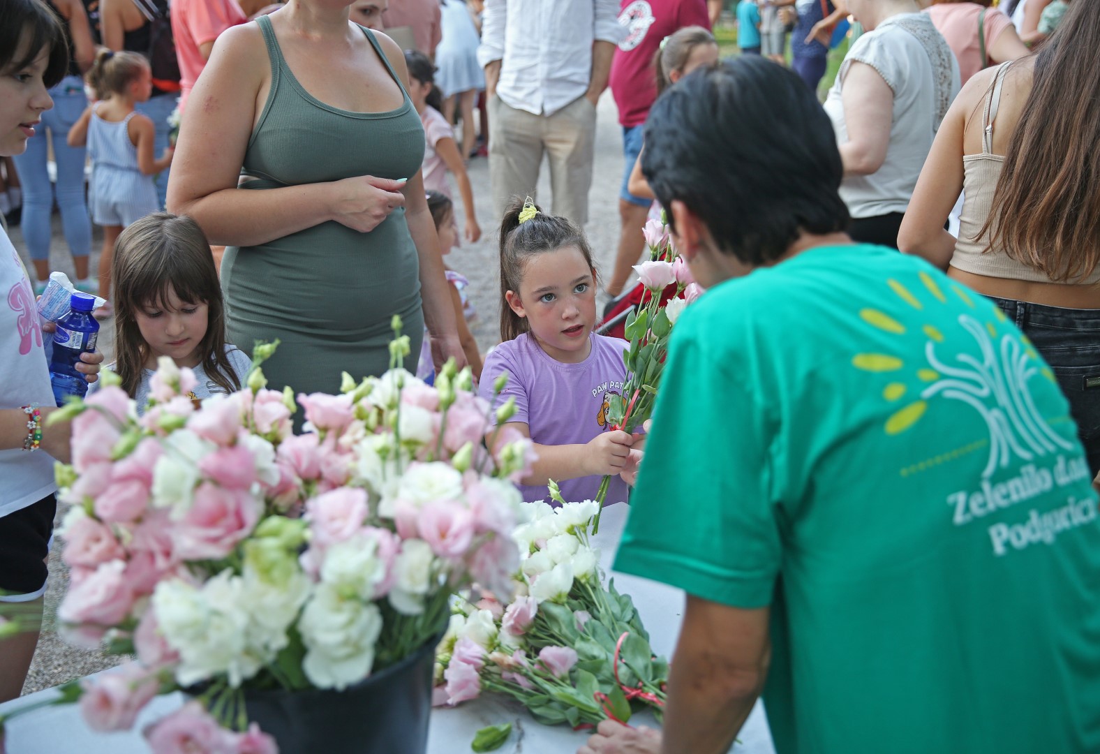 Mališani razvijali kreativne vrline slikajući grad iz mašte u Dječijem parku na Kruševcu