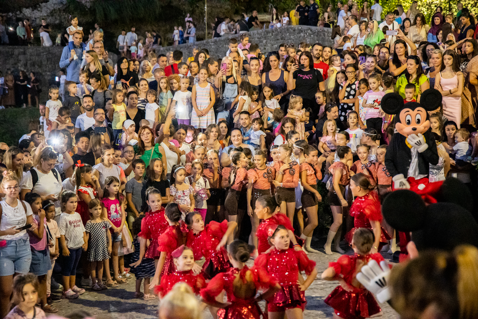 „Noć lampiona“ uz želje mališana za srećan početak školske godine