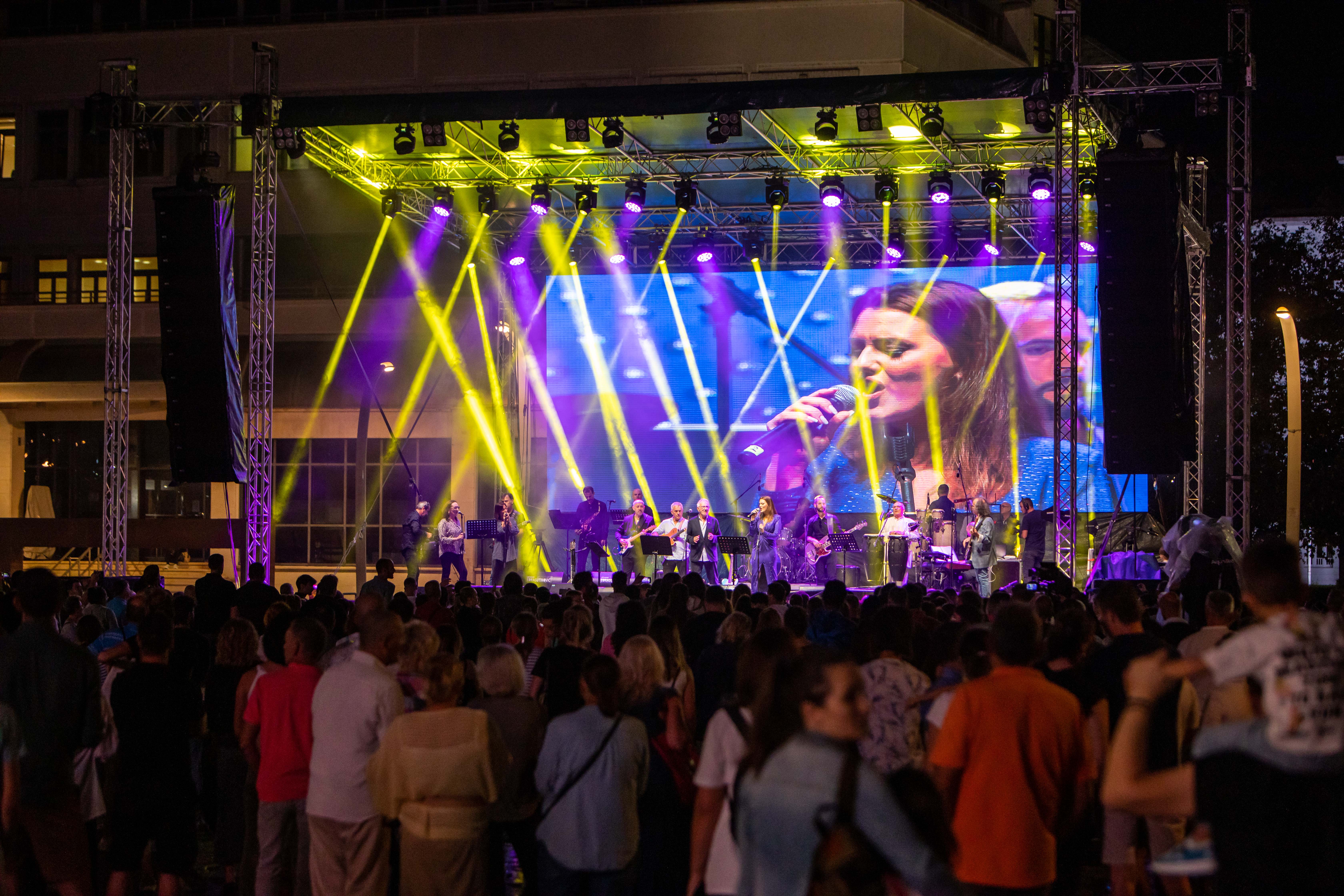 Proslavom velikog jubileja u Podgorici grupa Makadam priredila veče za pamćenje