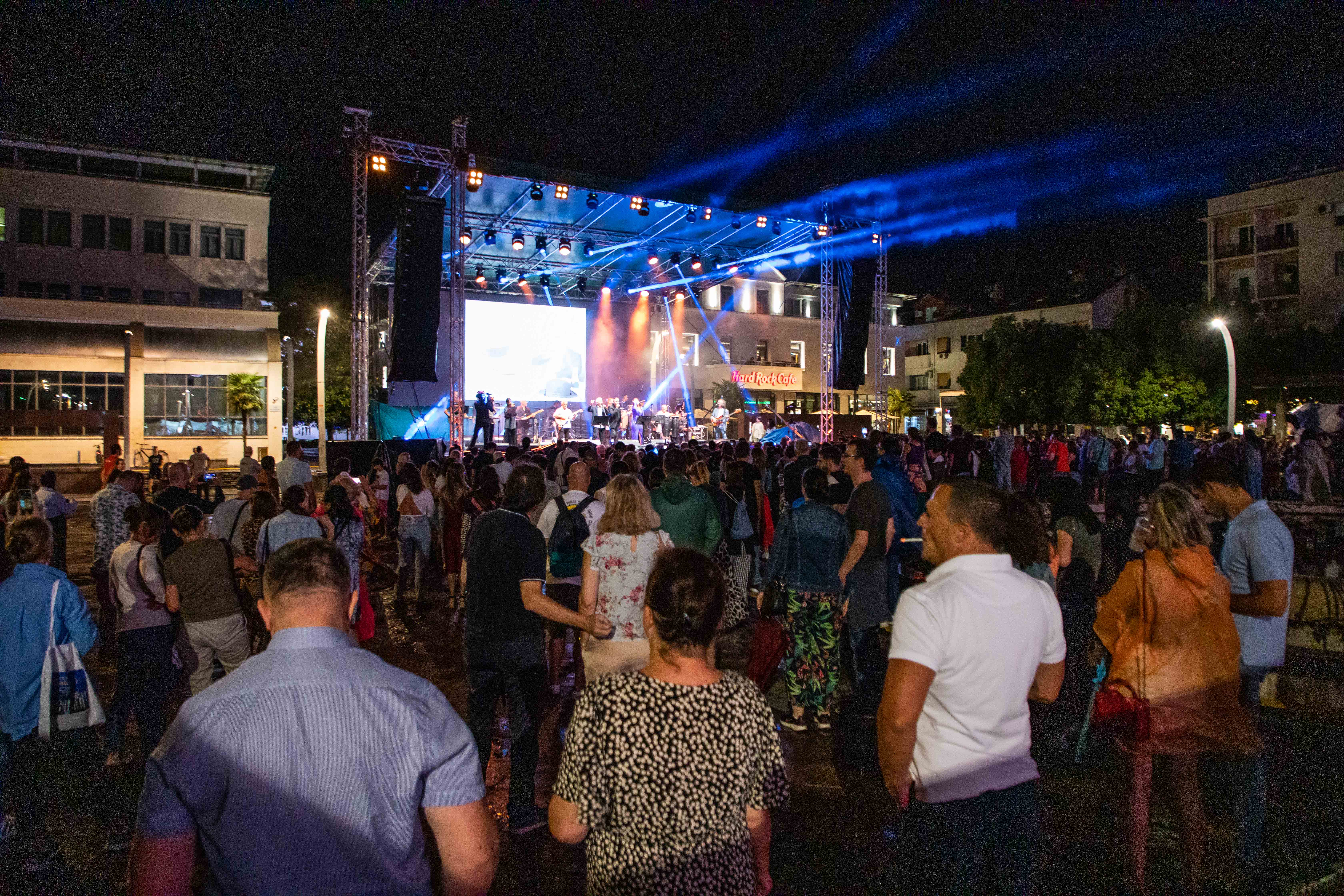 Proslavom velikog jubileja u Podgorici grupa Makadam priredila veče za pamćenje