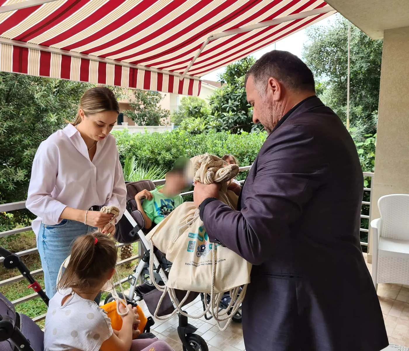 Za korisnike JU “Dnevni centar za djecu i omladinu sa smetnjama i poteškoćama u razvoju” organizovana promotivna vožnja gradskim autobusima