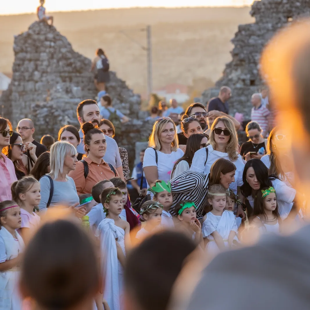 "Tematski bal pod maskama" protekao u znaku dječjih osmijeha, dobre zabave i edukacije