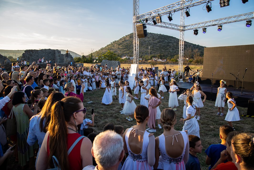 "Tematski bal pod maskama" protekao u znaku dječjih osmijeha, dobre zabave i edukacije
