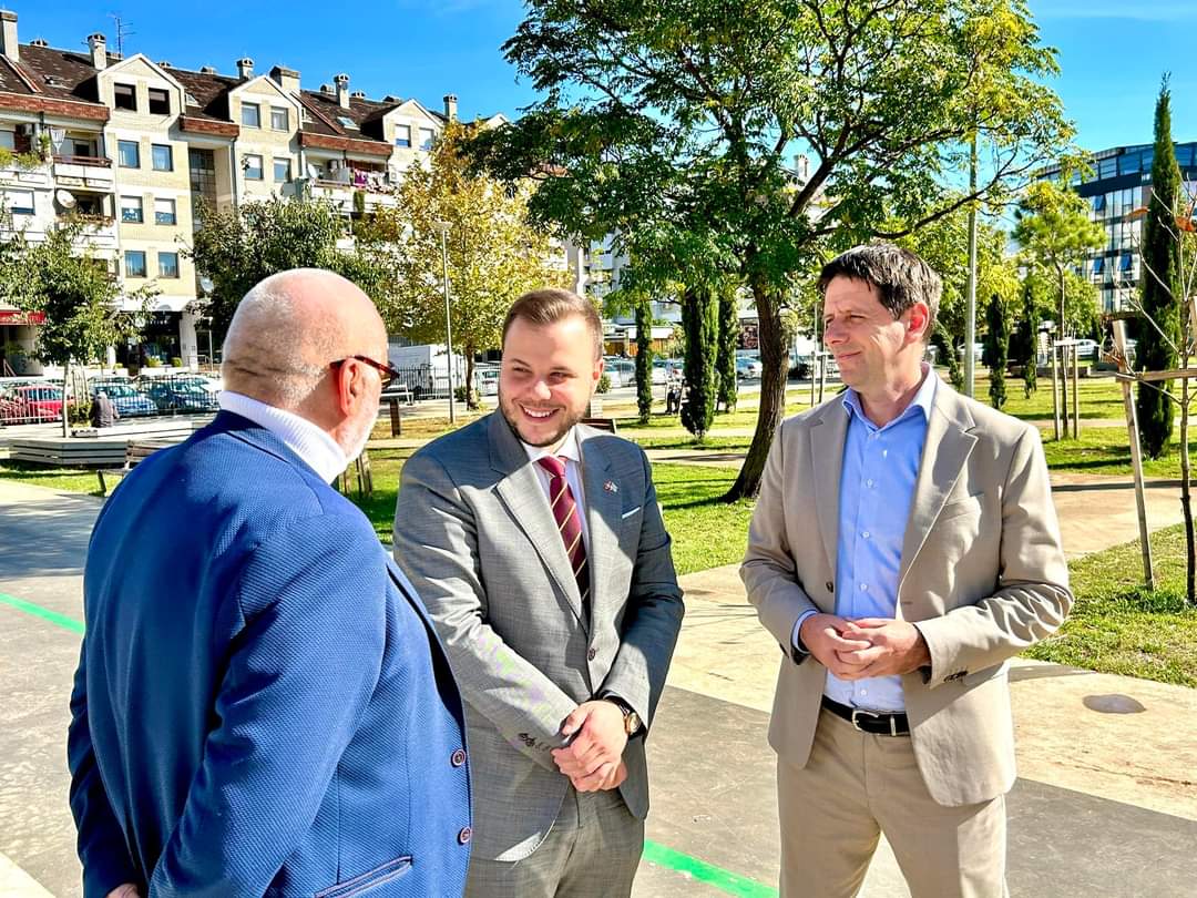 Platan kao simbol zahvalnosti Ukrajine Podgorici i Crnoj Gori zasađen u parku na Starom aerodromu