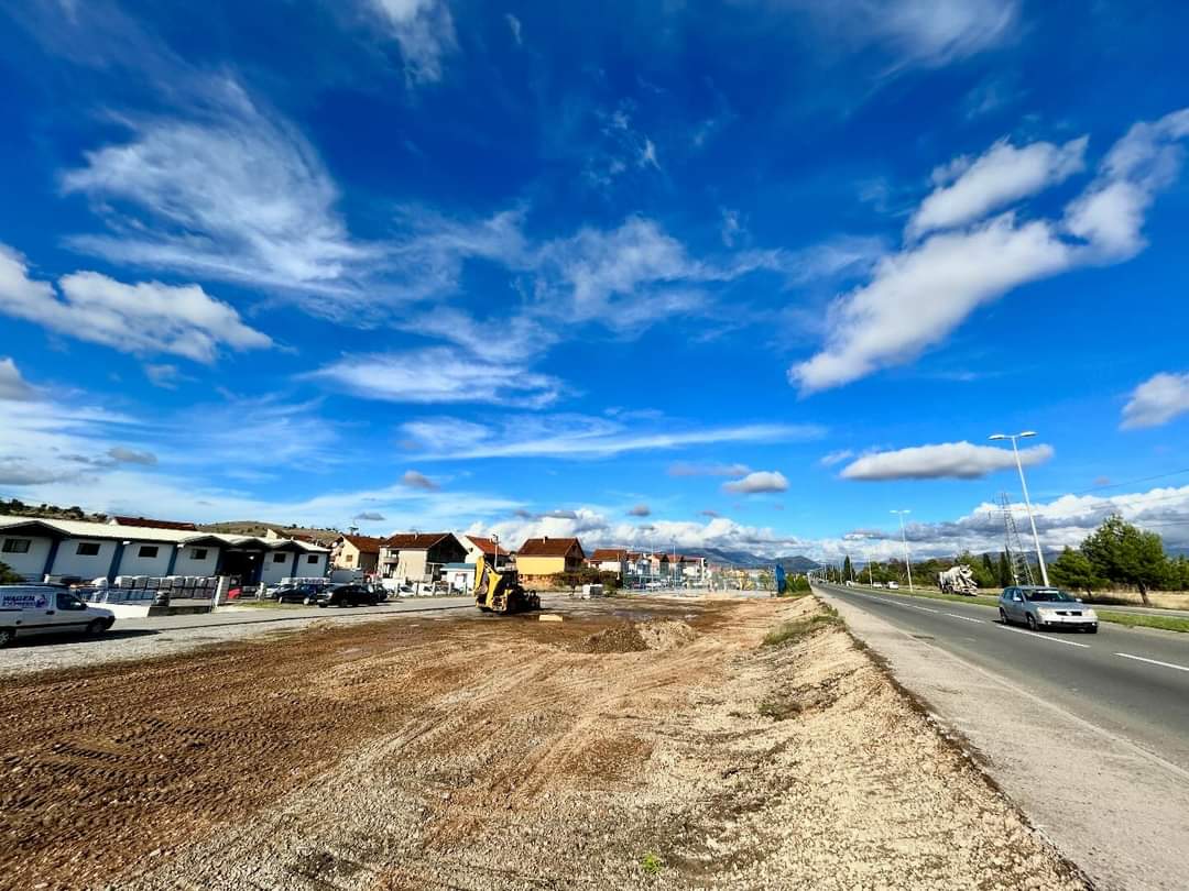 Počeli radovi na II fazi izgradnje parkovske površine u Zelenici