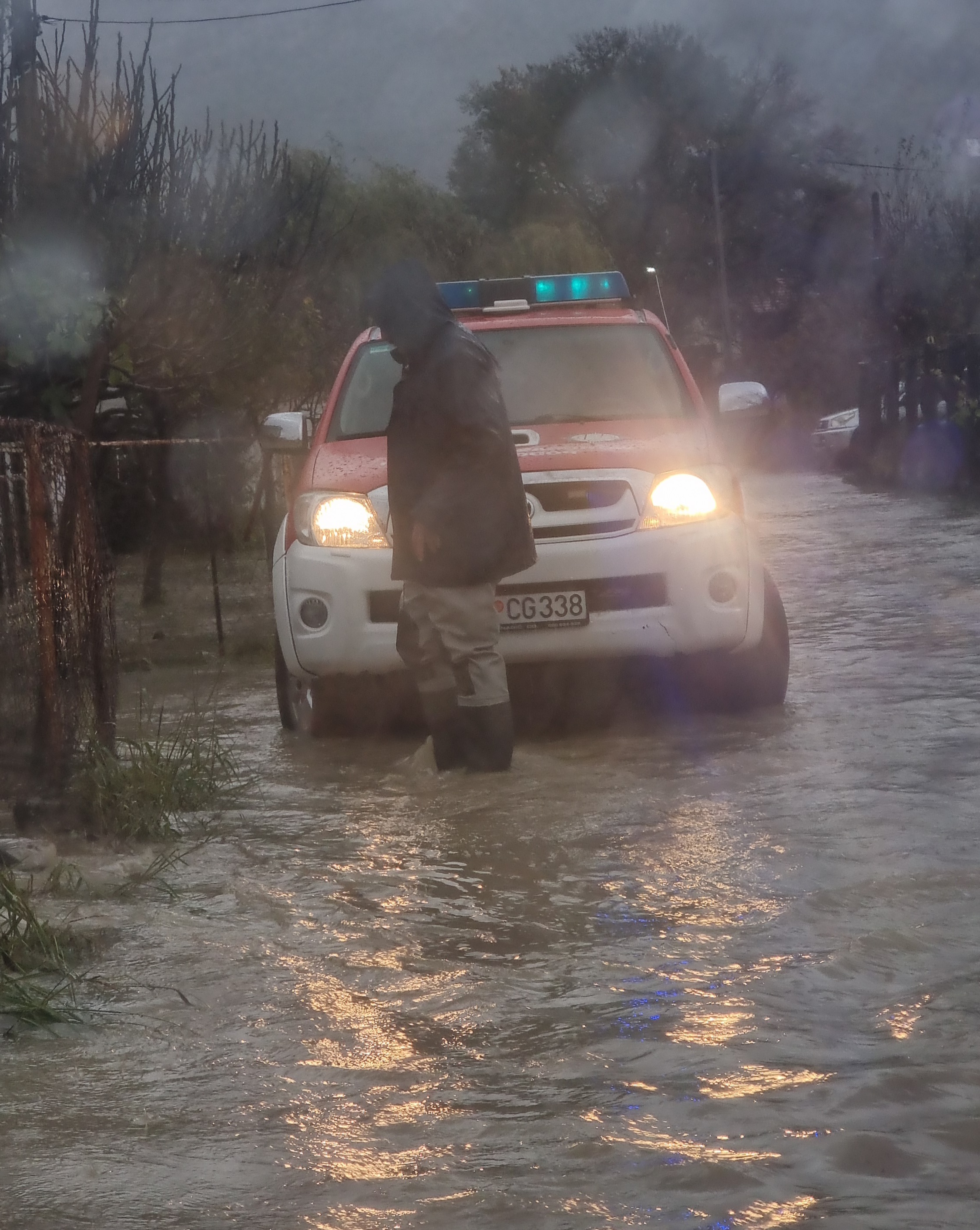 Zbog nevremena u Podgorici Služba zaštite i spašavanja interveniše na više lokacija; Sve službe Glavnog grada u stanju pripravnosti i na terenu