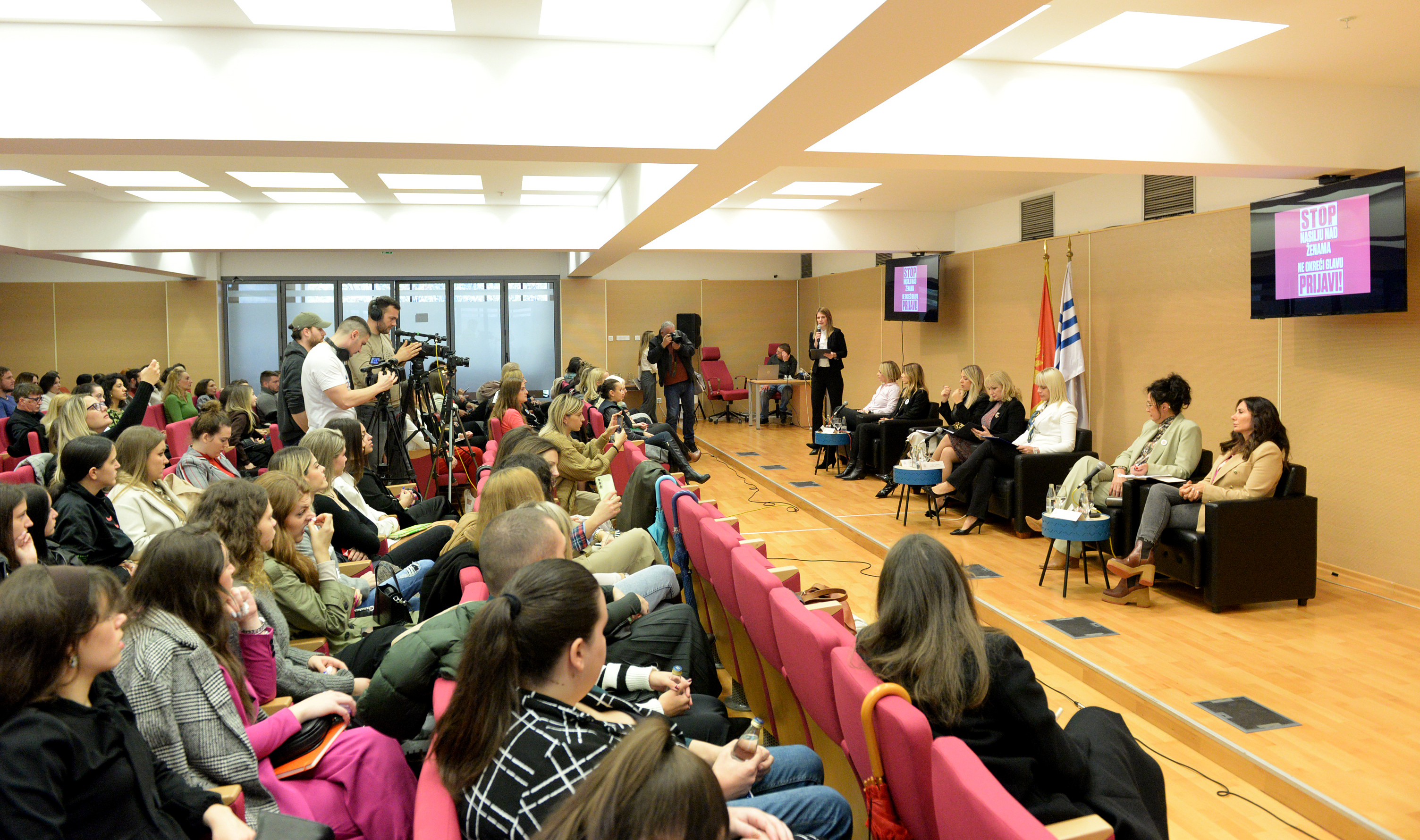 Panel-diskusija u Skupštini Glavnog grada: Dosljednošću i upornošću protiv nasilja nad ženama