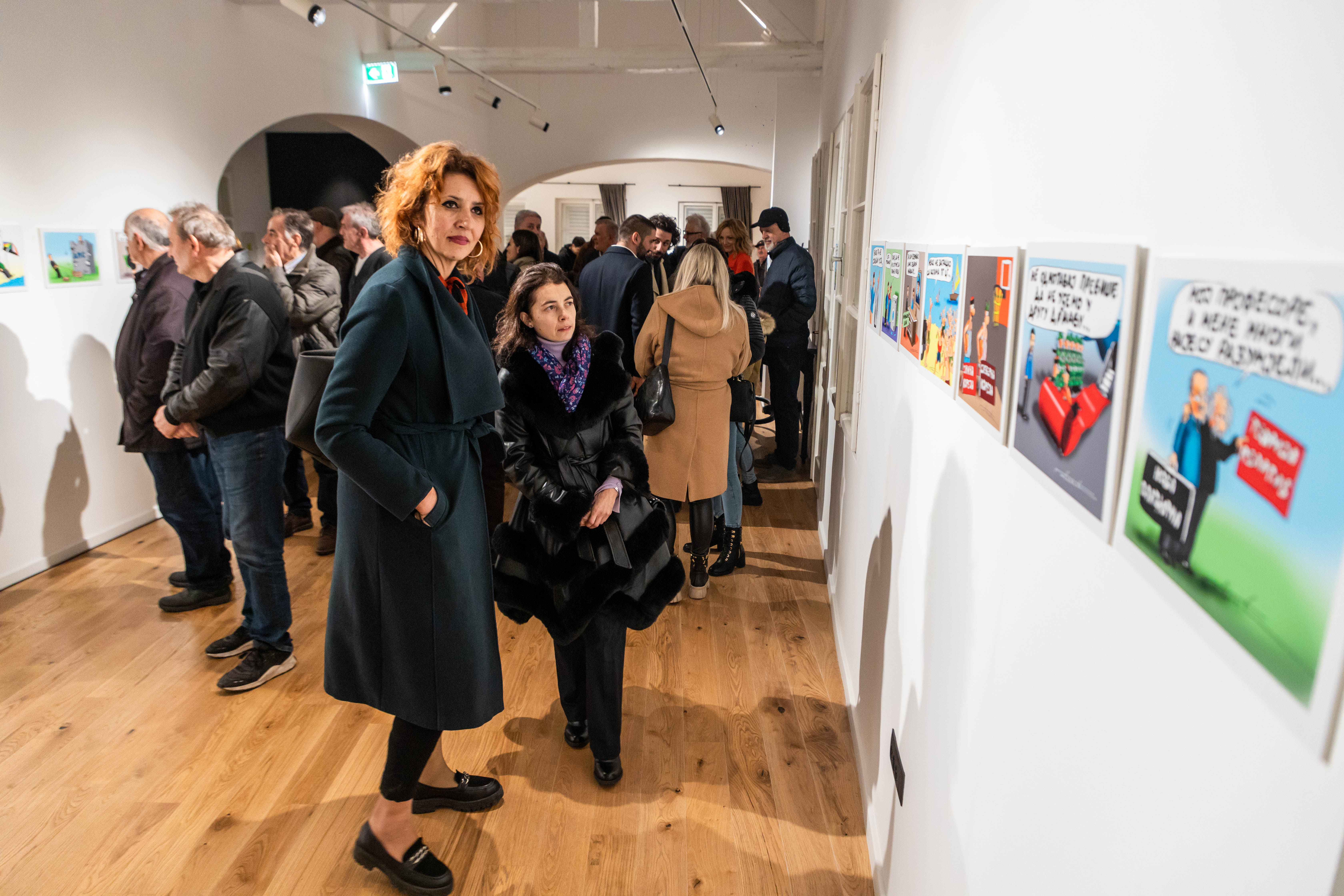 Izložba karikaturiste Gorana Šćekića otvorena u Kuslevovoj kući