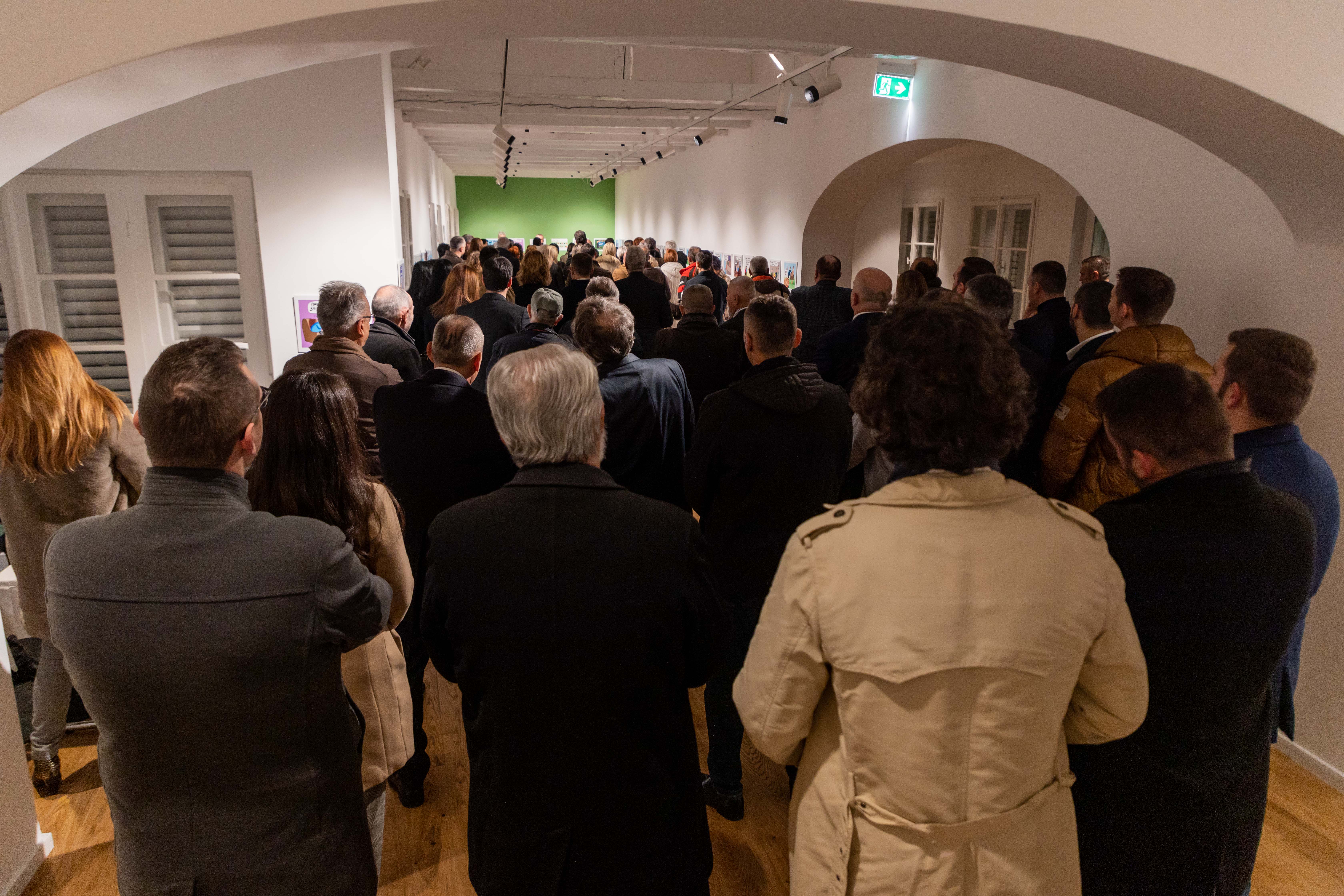 Izložba karikaturiste Gorana Šćekića otvorena u Kuslevovoj kući