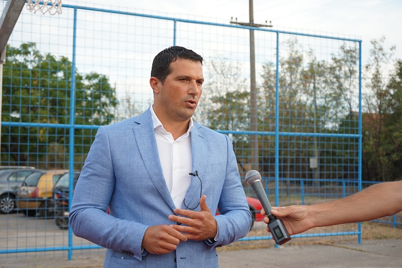 Partnerstvom Glavnog grada i Ministarstva sporta rekonstruisan košarkaški teren u Mojanovićima