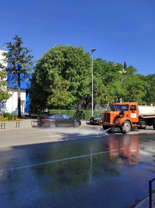 U cilju sprječavanja širenja koronavirusa ekipe gradske Čistoće svakodnevno dezinfikuju javne površine