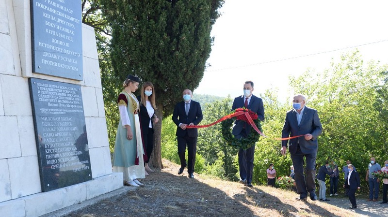 Gradonačelnik Vuković sa predstavnicima boraca i antifašista Podgorice obišao obnovljeni spomenik na Ravnom lazu