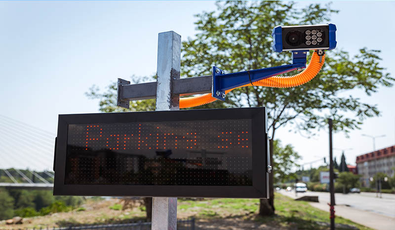 Podgorica dobila prva automatizovana smart parkirališta: Besplatan parking do kraja septembra