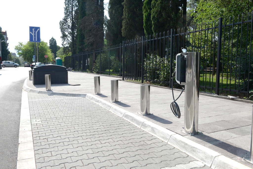Ulica Vuka Karadžića dobila punionicu za električne automobile