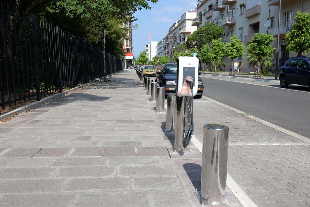 Ulica Vuka Karadžića dobila punionicu za električne automobile