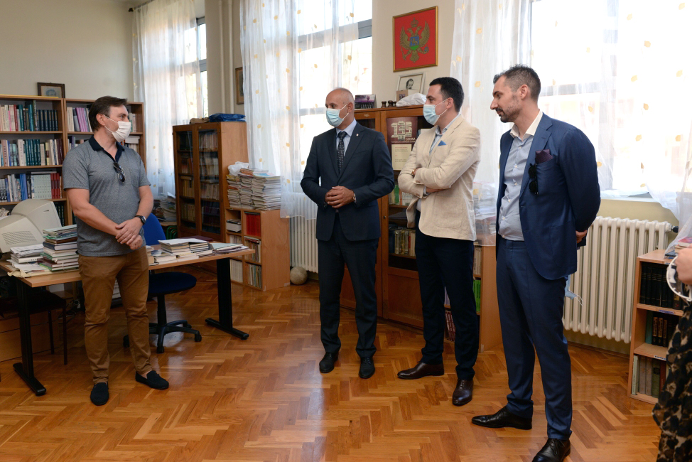 Donacijom Glavnog grada Cetinje dobilo potpuno rekonstruisan poligon kod gimnazije