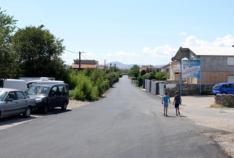Danas se završavaju radovi na sanaciji ulica Boška Buhe i Đura Čagorovića u Tološima