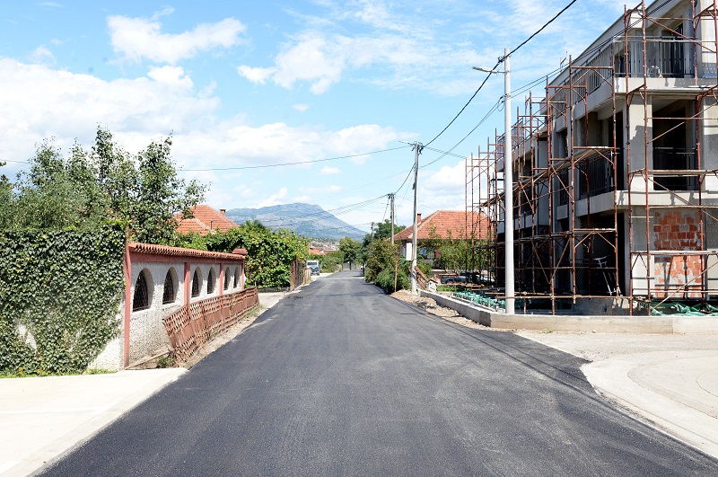 Danas se završavaju radovi na sanaciji ulica Boška Buhe i Đura Čagorovića u Tološima