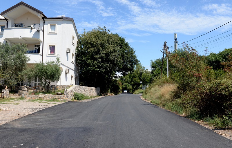 Danas se završavaju radovi na sanaciji ulica Boška Buhe i Đura Čagorovića u Tološima