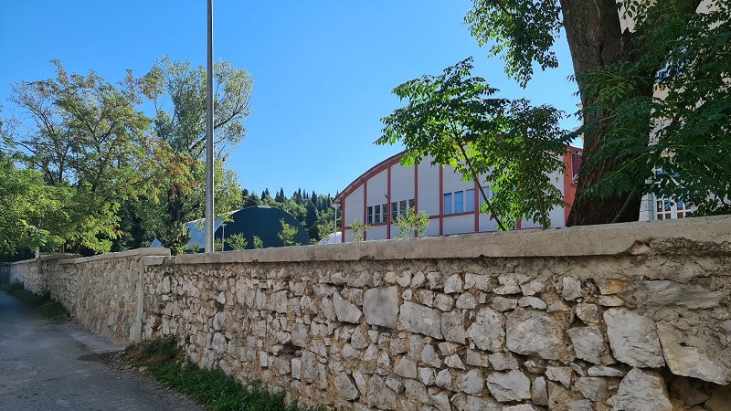 Novi ulaz u dvorište Gimnazije Slobodan Škerović