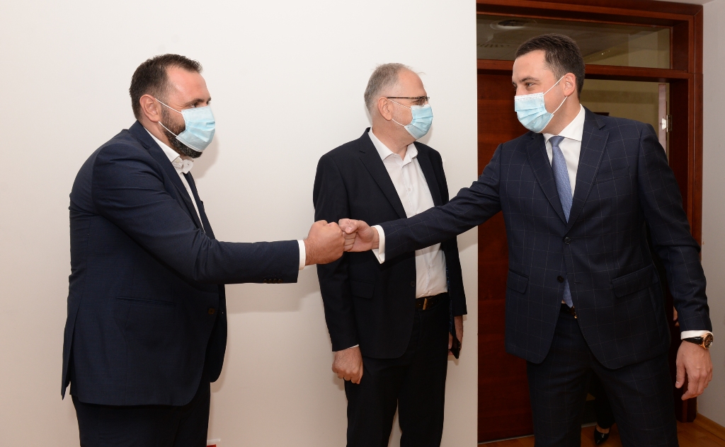 Glavni grad izdvaja 450.000 eura za obroke licima u stanju socijalne potrebe koje će pripremati učenici SSS Sergije Stanić