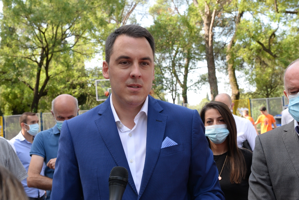 Završena rekonstrukcija košarkaškog igrališta u Njegoševom parku; Novi izgled kultnog mjesta podgoričkog sporta