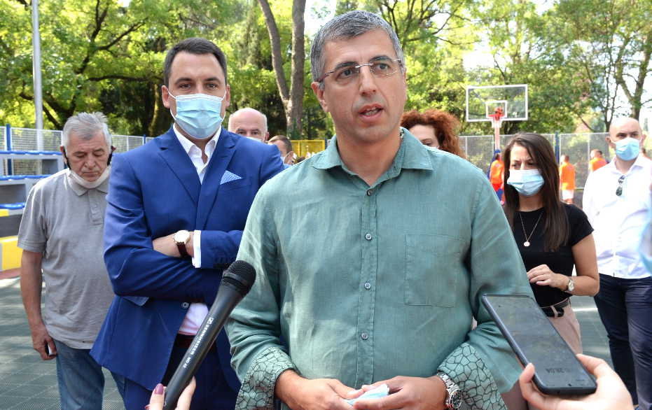 Završena rekonstrukcija košarkaškog igrališta u Njegoševom parku; Novi izgled kultnog mjesta podgoričkog sporta