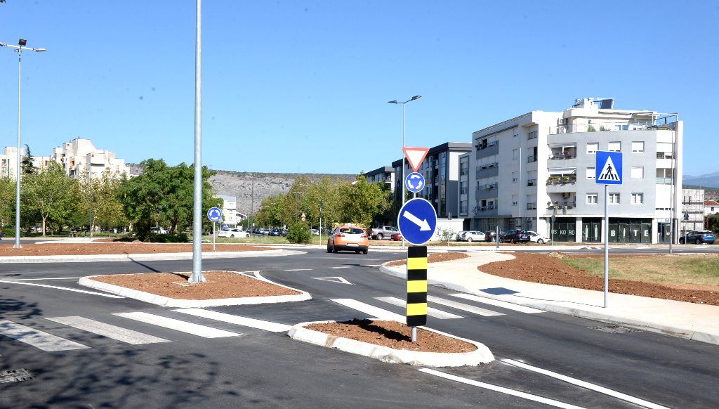 Podgorica dobila još jedan kružni tok: Završena izgradnja kružne raskrsnice ulica Meše Selimovića i Blaža Jovanovića