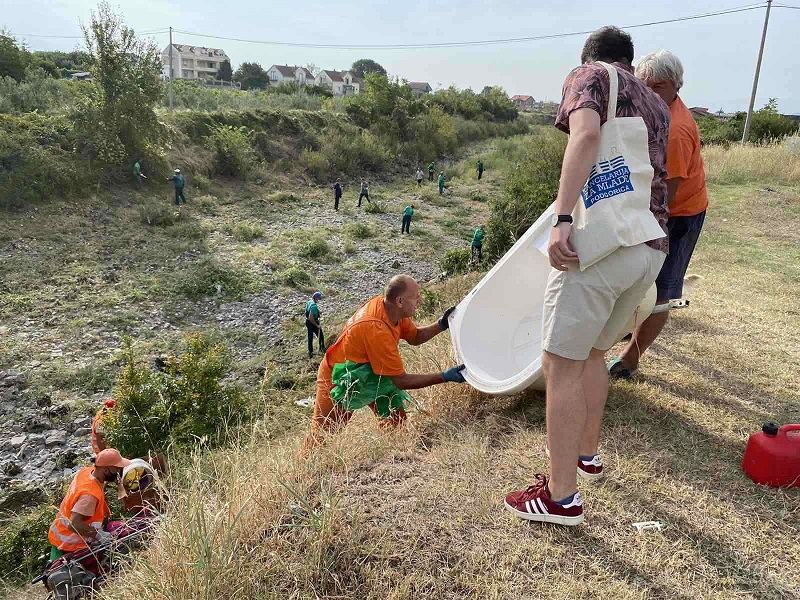 Akcijom čišćenja korita rijeke Sitnice Glavni grad obilježio Međunarodni dan čišćenja obala