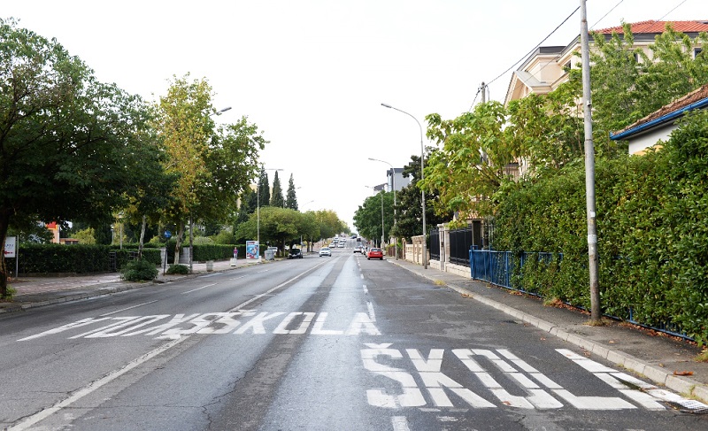U susret novoj školskoj godini Putevi obnavljaju horizontalnu signalizaciju ispred obrazovnih ustanova
