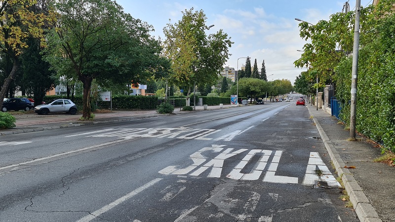 U susret novoj školskoj godini Putevi obnavljaju horizontalnu signalizaciju ispred obrazovnih ustanova