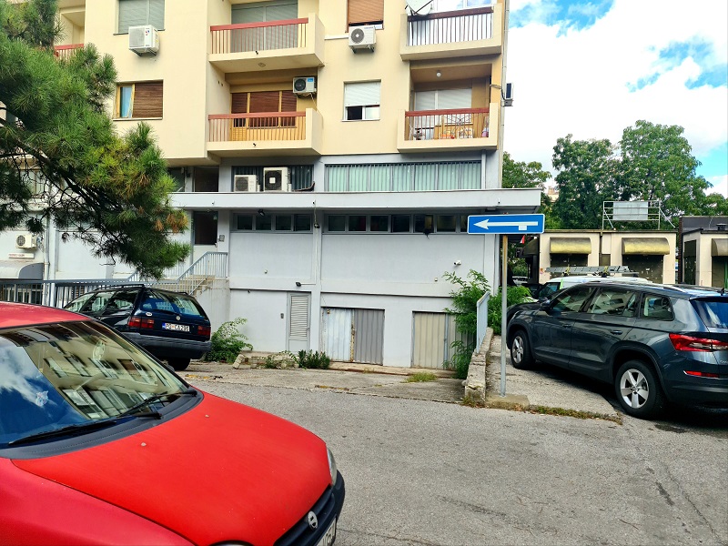 Novi režim saobraćaja u blokovskoj saobraćajnici koja povezuje ulice Ivana Vujoševića i Moskovsku